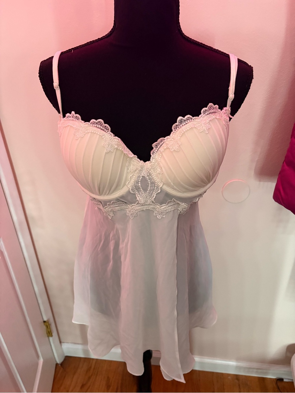 Linea Donatella White Lace-Trim Chiffon Chemise